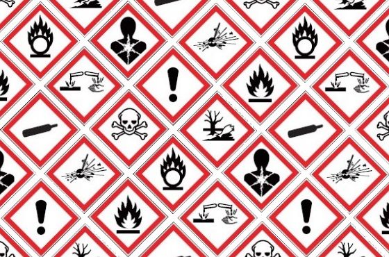 ¿Qué significan los símbolos de peligro y los iconos CLP?